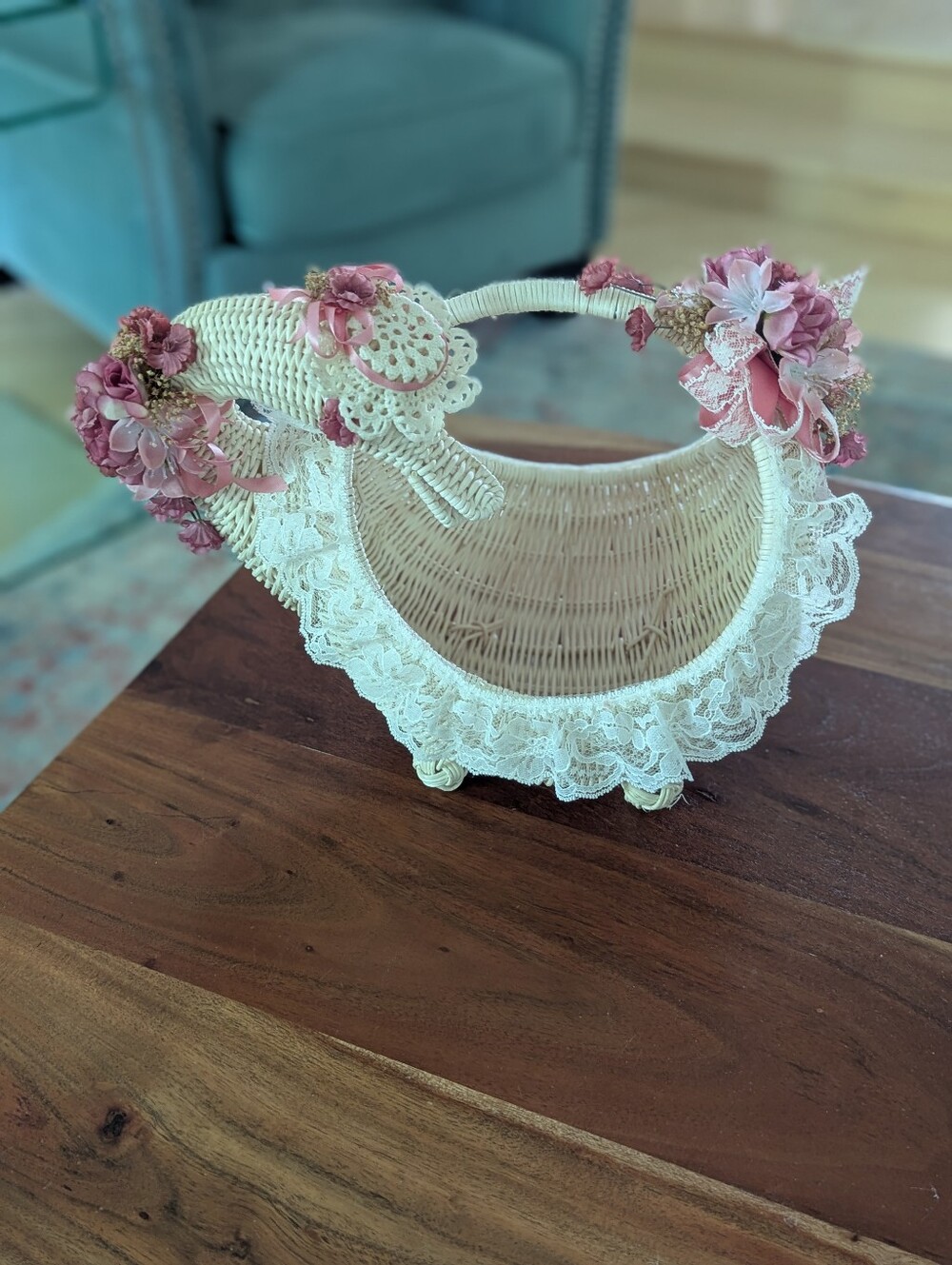 Vintage Wicker Woven Swan Duck Goose Basket Handle Pink Flower Lace Accents